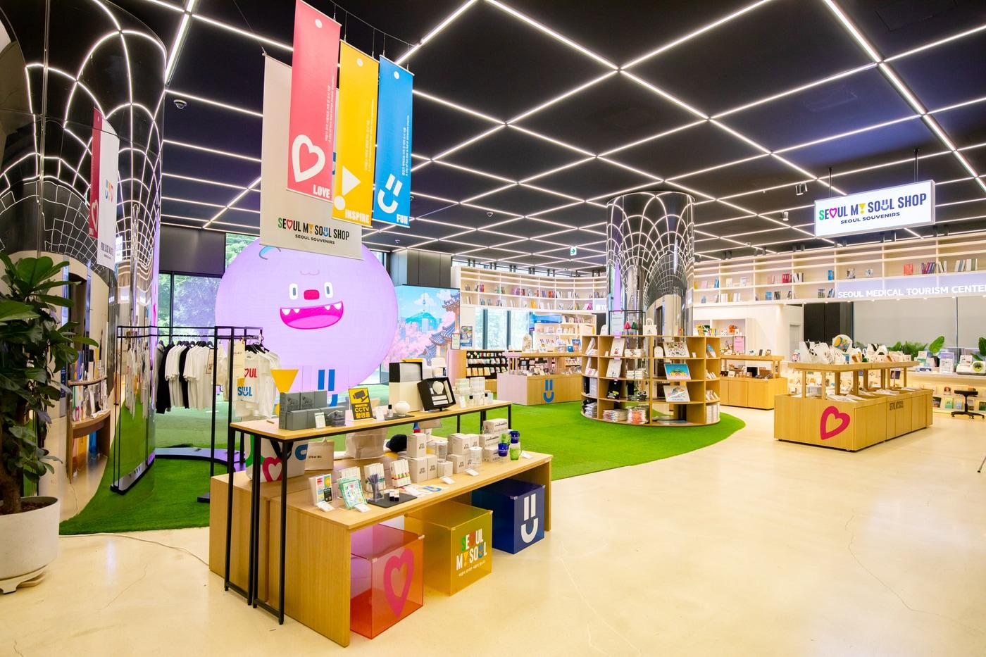 본문 이미지 - 서울마이소울샵 서울관광플라자점(서울관광재단 제공)