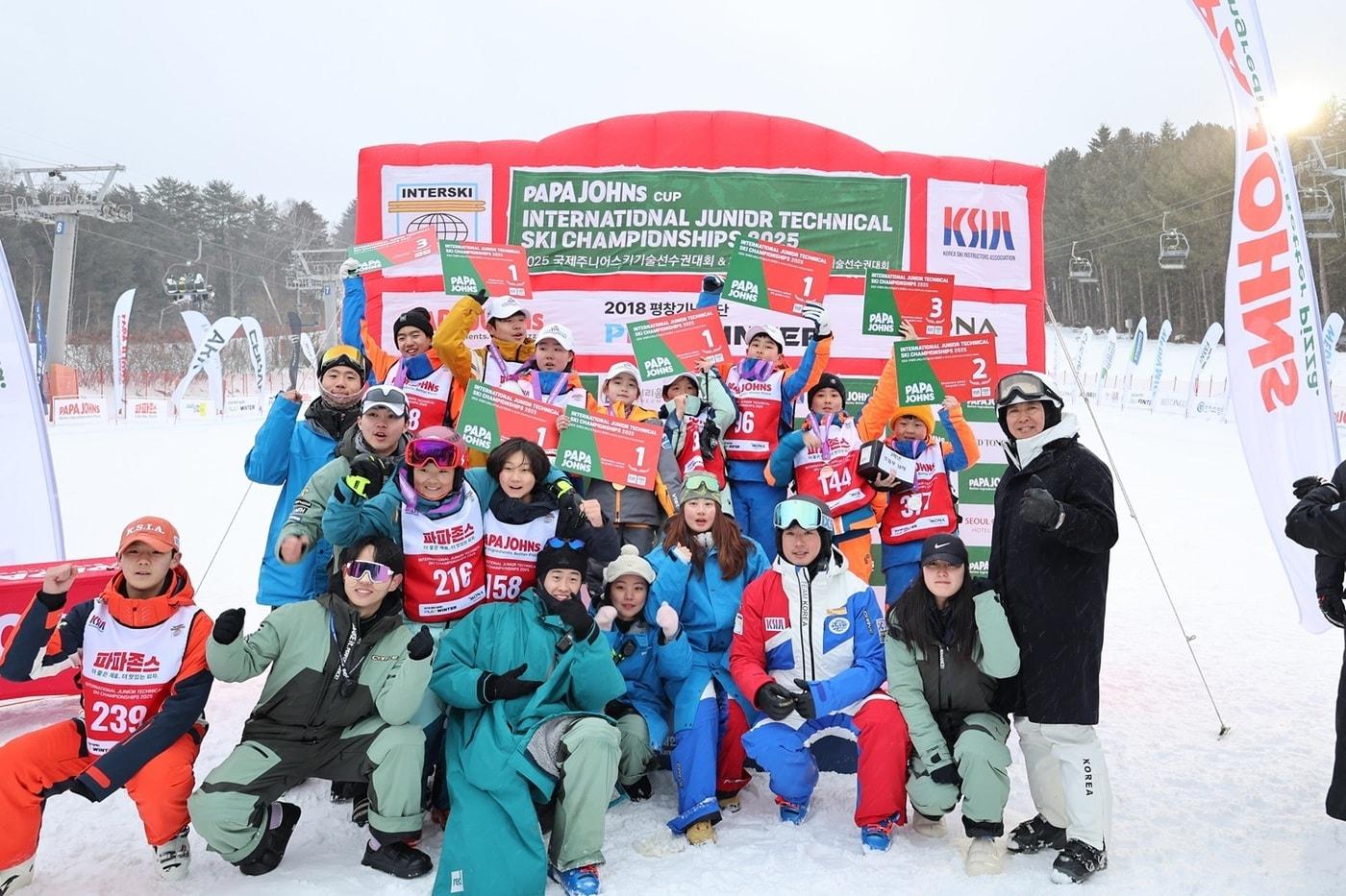 본문 이미지 - 2025년 주니어 스키대회 현장.(한국파파존스 제공)