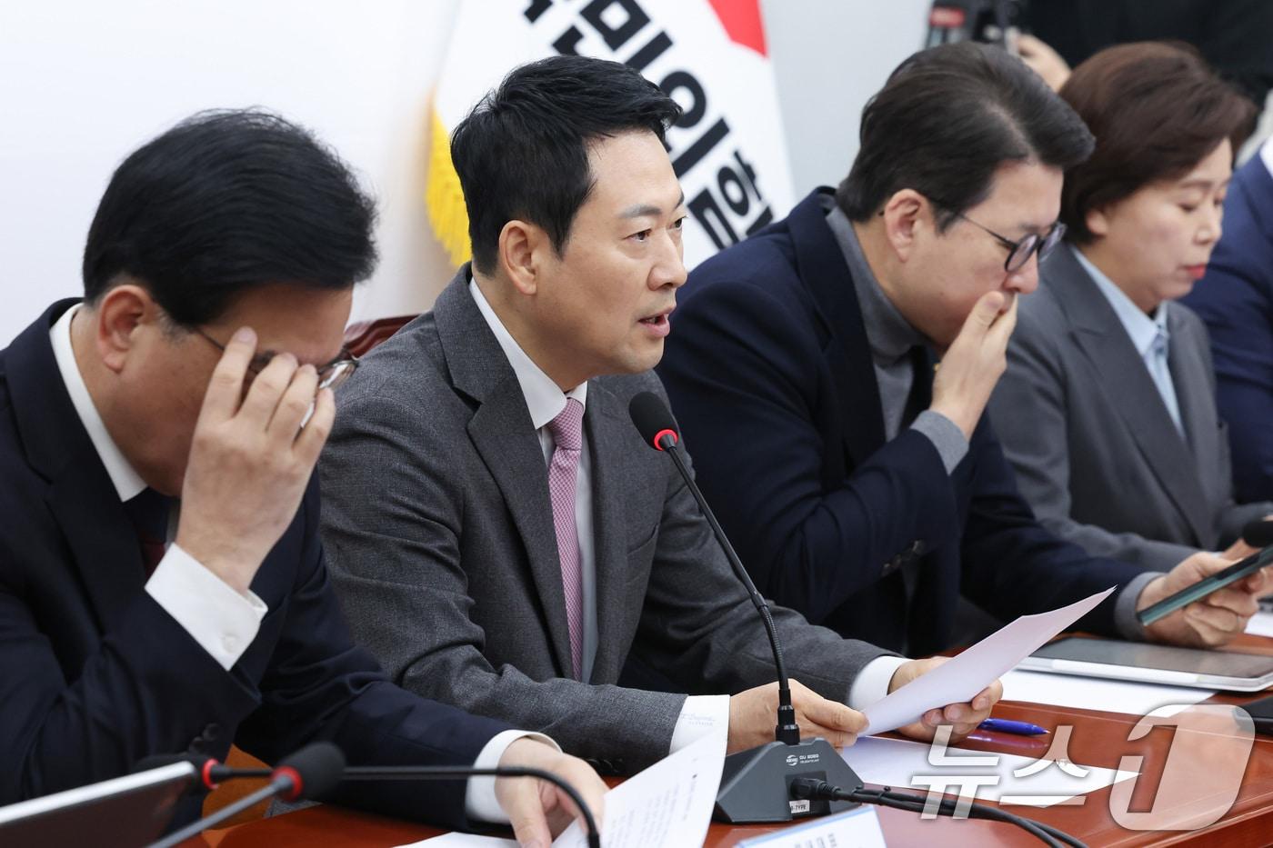 본문 이미지 - 장동혁 국민의힘 대표가 9일 서울 여의도 국회에서 열린 최고위원회의에서 발언하고 있다. 2026.2.9 ⓒ 뉴스1 신웅수 기자