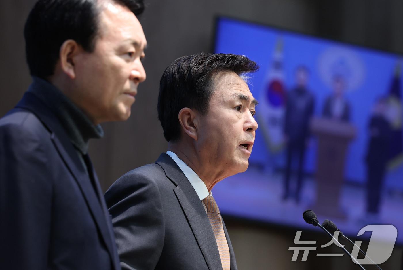 본문 이미지 - 김태흠 충남도지사가 9일 서울 여의도 국회 소통관에서 대전·충남 행정통합 관련 기자회견을 하고 있다. 2026.2.9 ⓒ 뉴스1 신웅수 기자