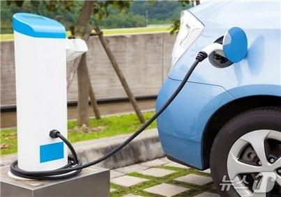 본문 이미지 - 군산시가 올해 86억원을 들여 전기자동차 579대에 대해 구매 보조금을 지원한다./뉴스1