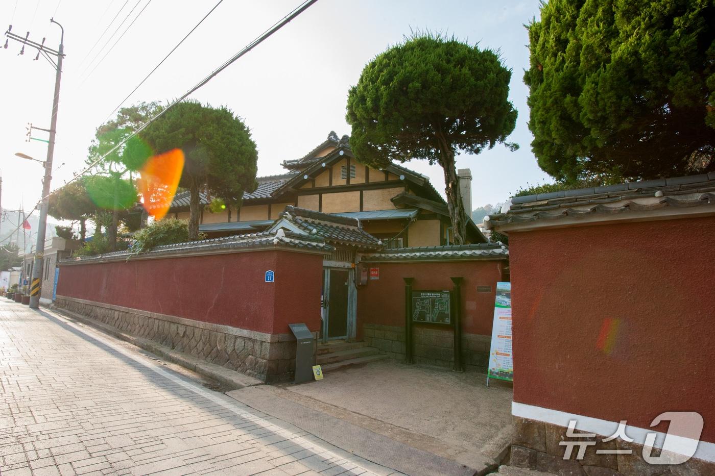 본문 이미지 - 군산 시간여행마을 내 히로쓰가옥.(군산시 제공. 재판매 및 DB금지)