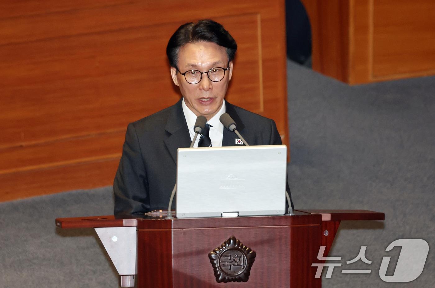 본문 이미지 - 9일 서울 여의도 국회에서 열린 제432회국회(임시회) 제4차 본회의 정치·외교·통일·안보에 관한 대정부 질문에서 김민석 국무총리가 질의에 답변하고 있다. 2026.2.9 ⓒ 뉴스1 이승배 기자