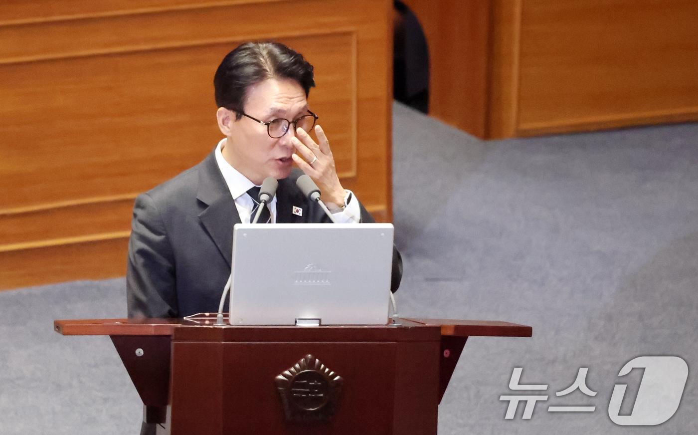 본문 이미지 - 9일 서울 여의도 국회에서 열린 제432회국회(임시회) 제4차 본회의 정치·외교·통일·안보에 관한 대정부 질문에서 김민석 국무총리가 질의에 답변하고 있다. 2026.2.9 ⓒ 뉴스1 이승배 기자