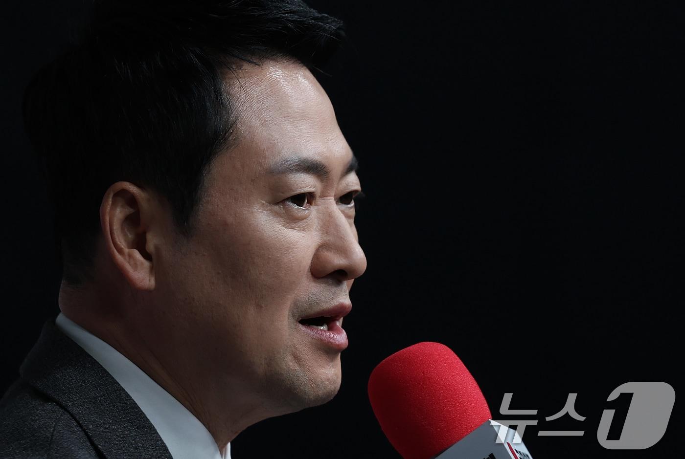 본문 이미지 - 장동혁 국민의힘 대표가 9일 오후 서울 강서구 ASSA 아트홀에서 열린 '내일을 여는 시선, 일상에 스며드는 변화' 국민의힘 여성 정책 공모전 시상식에서 인사말을 하고 있다. 2026.2.9 ⓒ 뉴스1 오대일 기자