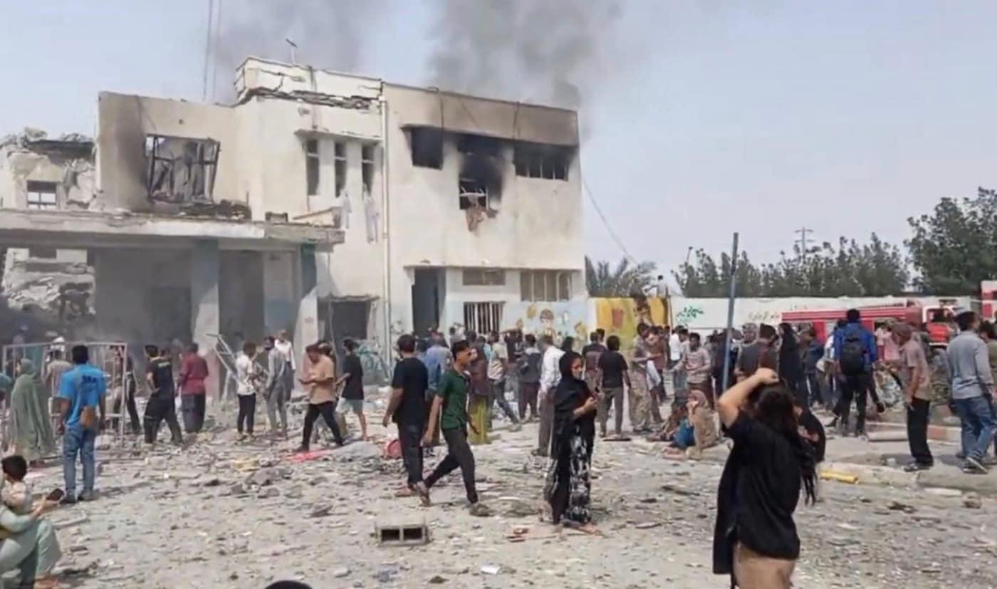 본문 이미지 - 28일(현지시간) 이스라엘의 공습으로 파괴된 이란 남부 호르모즈간주 미나브의 샤자레 타야베 여자 초등학교. (사진=아바스 아라그치 이란 외무장관 엑스(X) 게시물 갈무리)