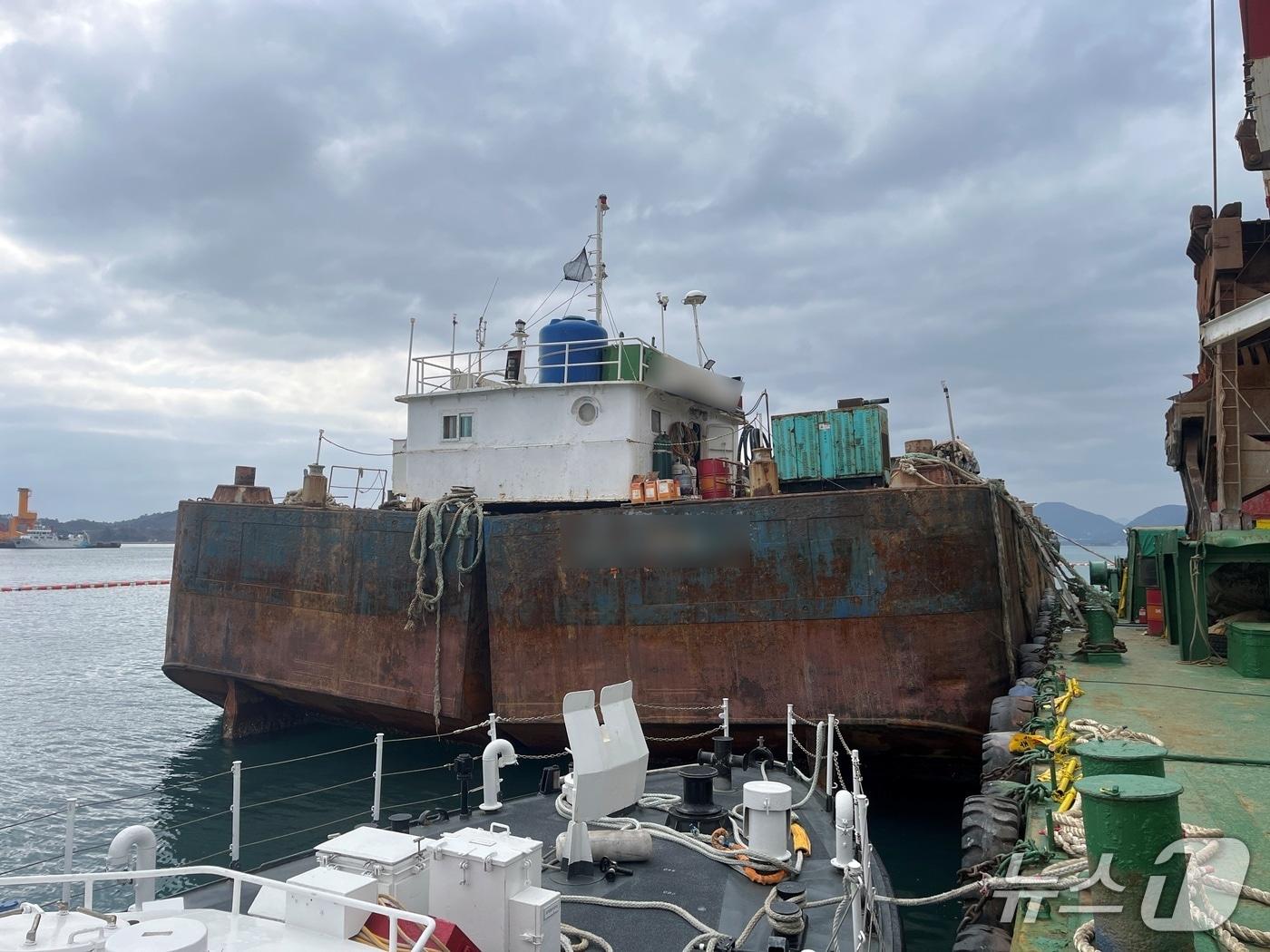 본문 이미지 - 사고가 난 부선.(사천해경 제공. 재판매 및 DB금지)