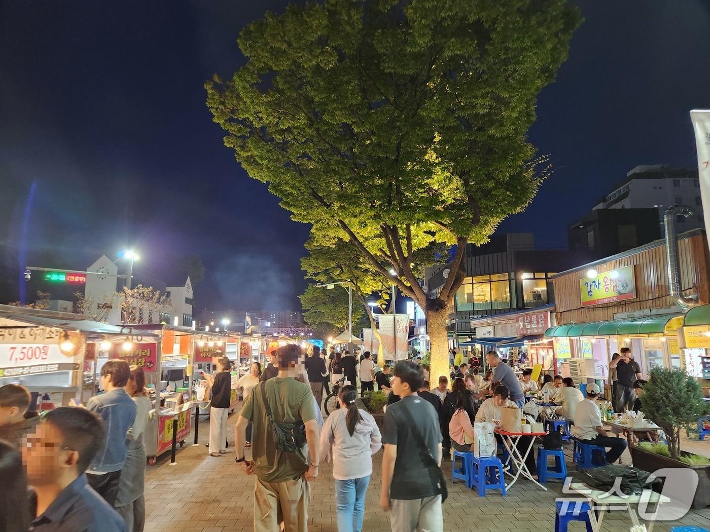 본문 이미지 - 강릉월화거리야시장 전경.(강릉시 제공, 재판매 및 DB 금지)