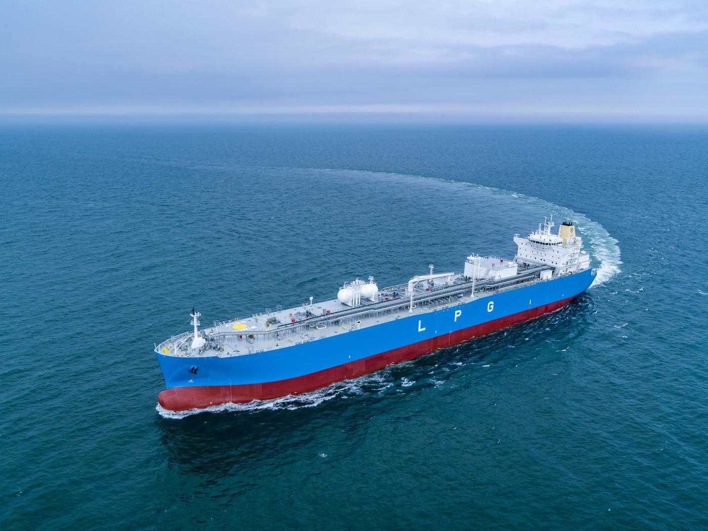 본문 이미지 - HD현대중공업이 2023년 건조해 인도한 초대형 LPG 운반선(VLGC)의 시운전 모습. (HD현대 제공)