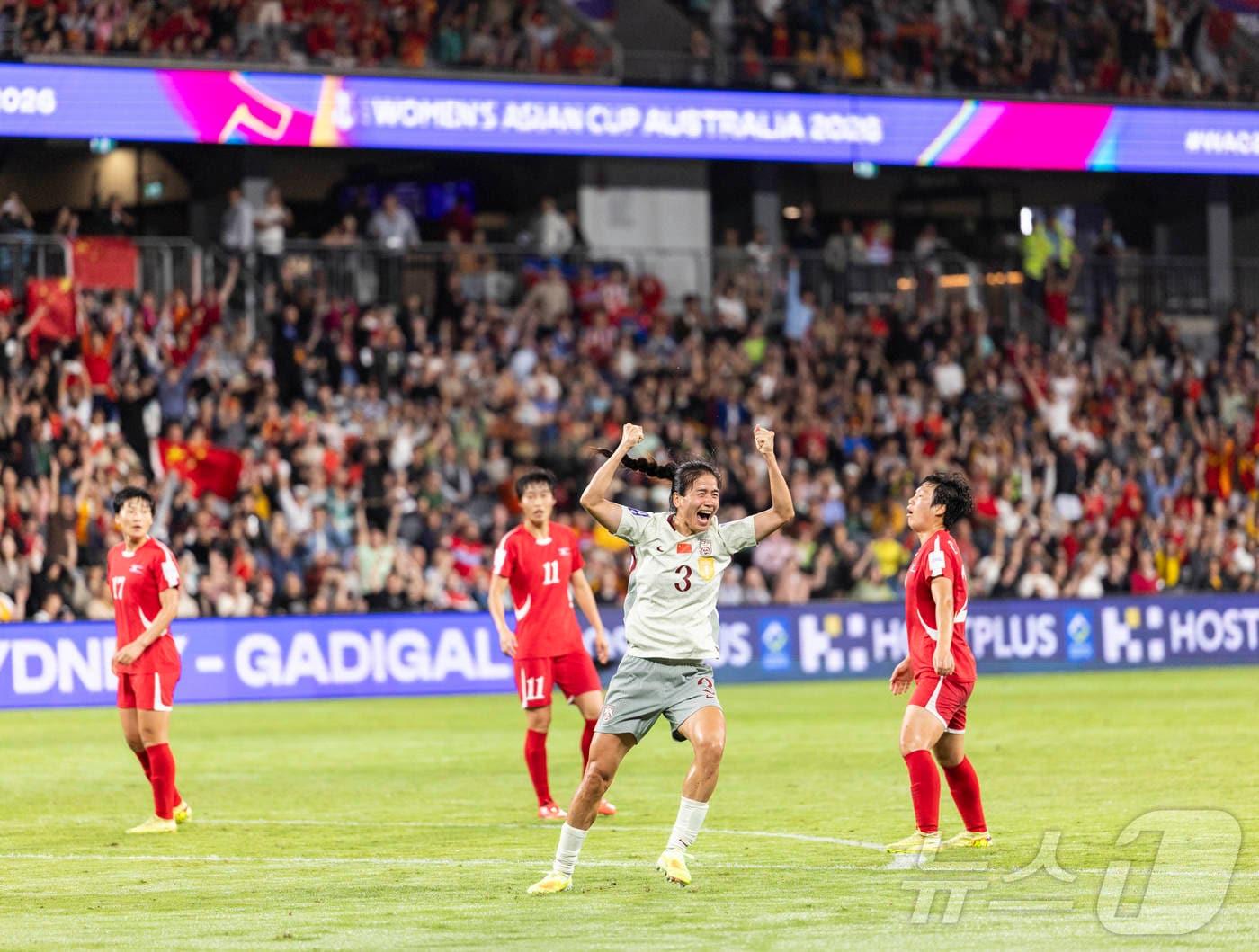 본문 이미지 - 북한 여자 축구가 중국에 패하면서 조 2위로 여자 아시안컵 8강에 올랐다. ⓒ 신화=뉴스1