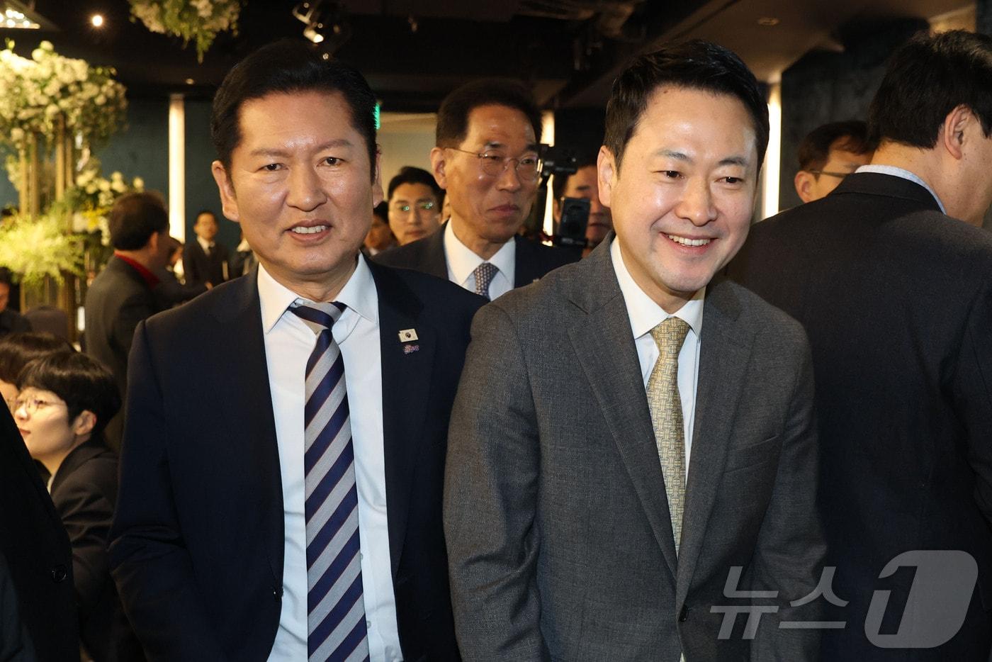 본문 이미지 - 왼쪽부터 정청래 더불어민주당 대표, 장동혁 국민의힘 대표. (공동취재) ⓒ 뉴스1 김도우 기자