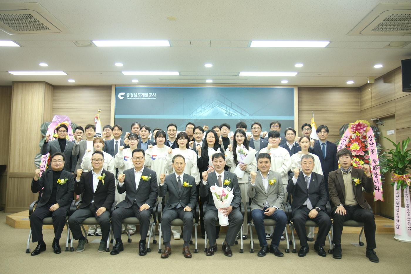 본문 이미지 - 충남개발공사가 여자핸드볼팀을 창단했다.(한국핸드볼연맹 제공) 