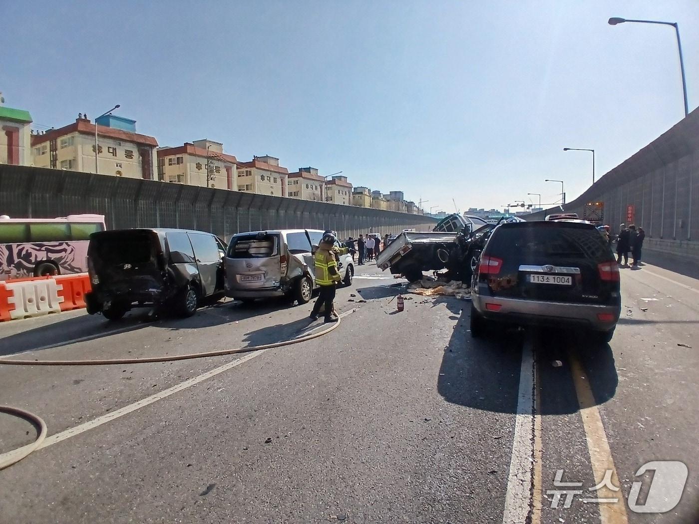 본문 이미지 - 사고현장(인천소방본부 제공/뉴스1)