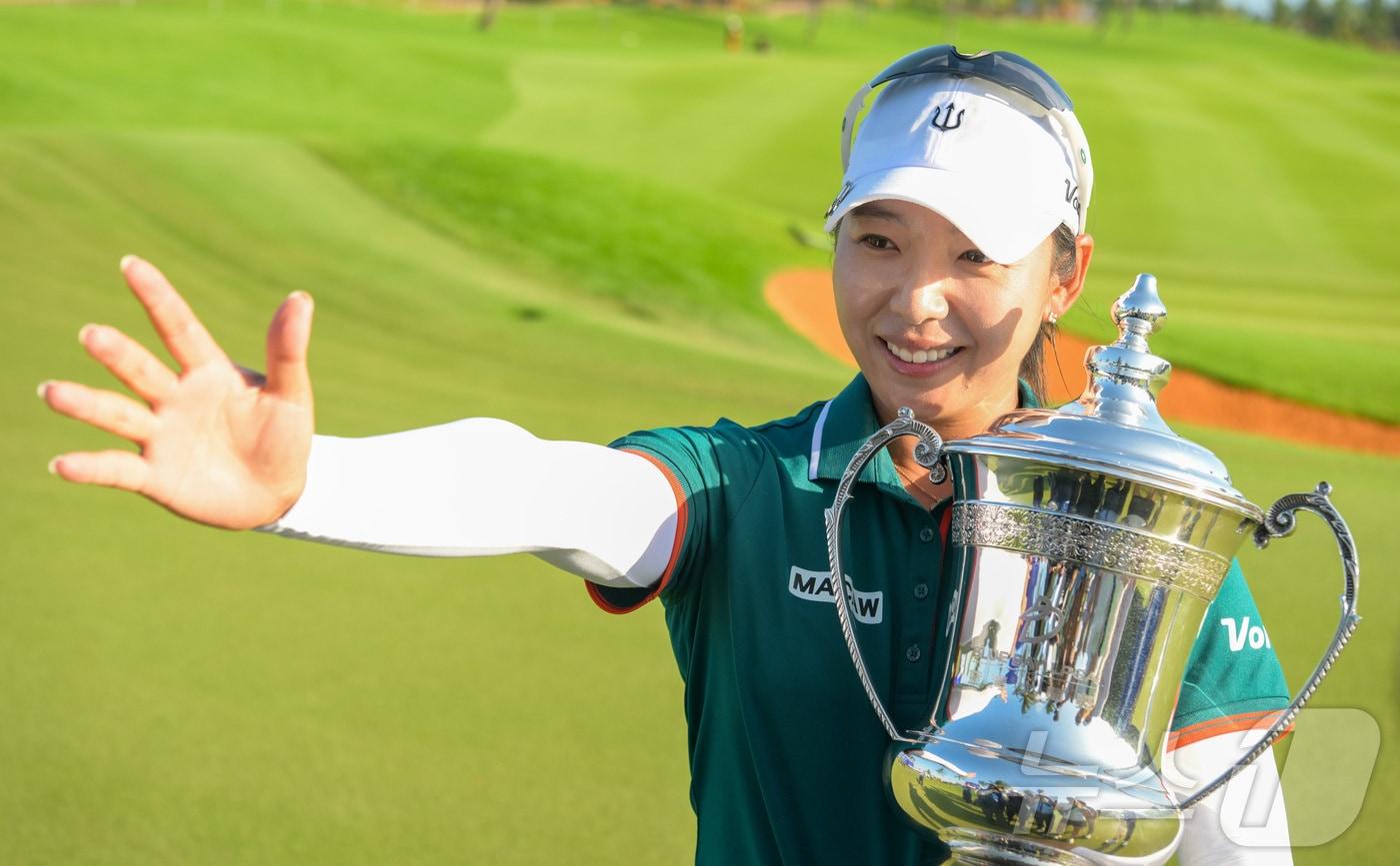 본문 이미지 - 8년 8개월 만에 우승을 차지한 이미향(33) ⓒ 신화=뉴스1