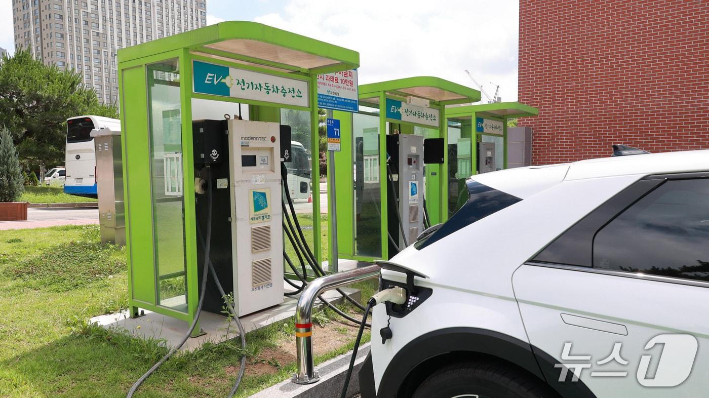 본문 이미지 - 전기차.(과천시 제공)
