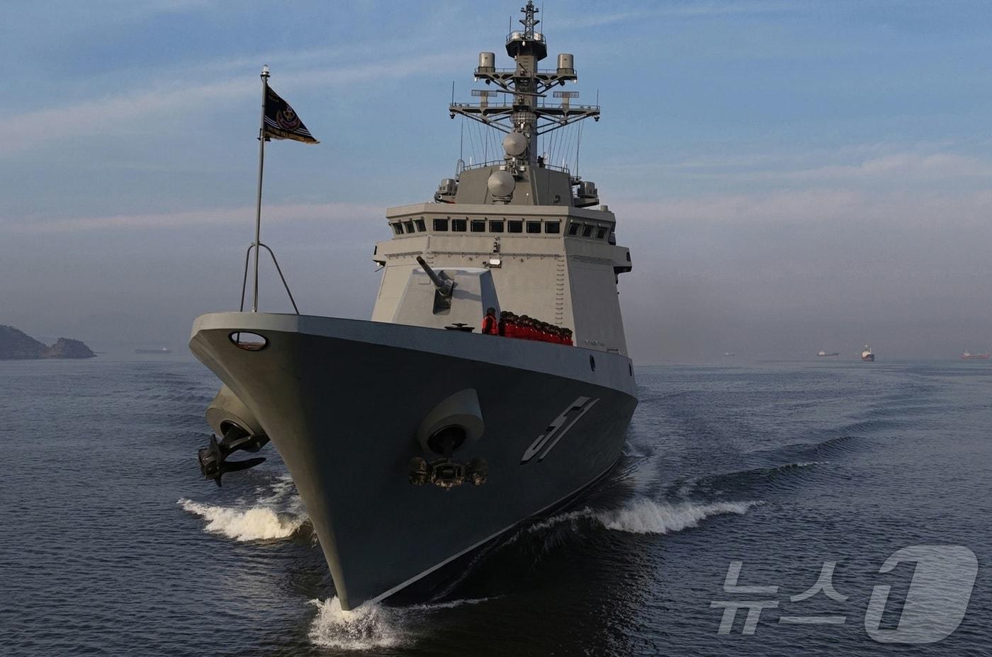 본문 이미지 - (평양 노동신문=뉴스1) = 북한 노동당 기관지 노동신문은 "10일 구축함 최현호에서 전략순항미사일시험발사가 또다시 진행됐다"라고 11일 밝혔다. 김정은 당 총비서와 그의 딸 주애는 화상으로 시험발사를 지켜봤다. [국내에서만 사용가능. 재배포 금지. DB 금지. For Use Only in the Republic of Korea. Redistribution Prohibited] rodongphoto@news1.kr