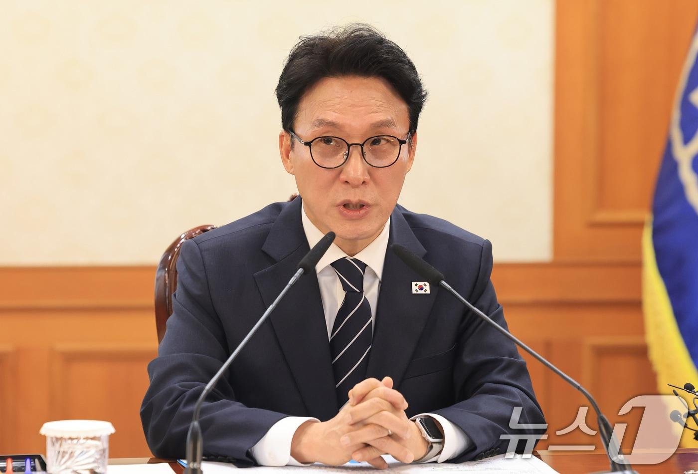 본문 이미지 - 김민석 국무총리가 11일 서울 종로구 정부서울청사에서 열린 새만금·전북 대혁신TF 킥오프 회의에서 모두발언을 하고 있다. 2026.3.11 ⓒ 뉴스1 임세영 기자