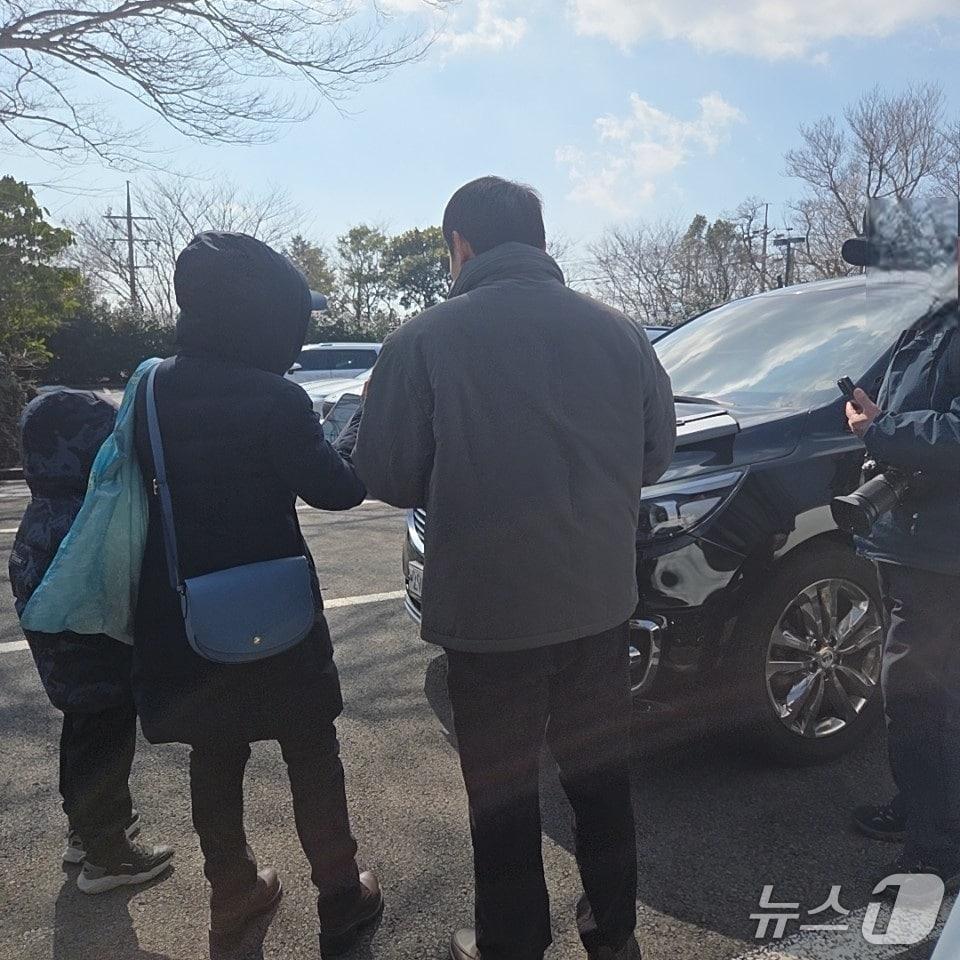 본문 이미지 - 자치경찰 단속 현장(제주자치경찰 제공. 재판매 및 DB금지)/뉴스1