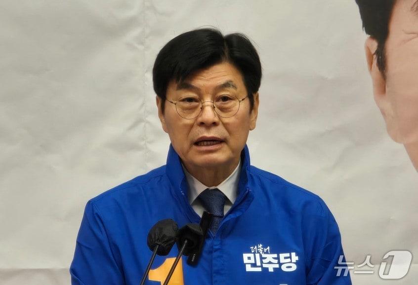 본문 이미지 - 공약 발표하는 이춘희 세종시장 예비후보. / 뉴스1