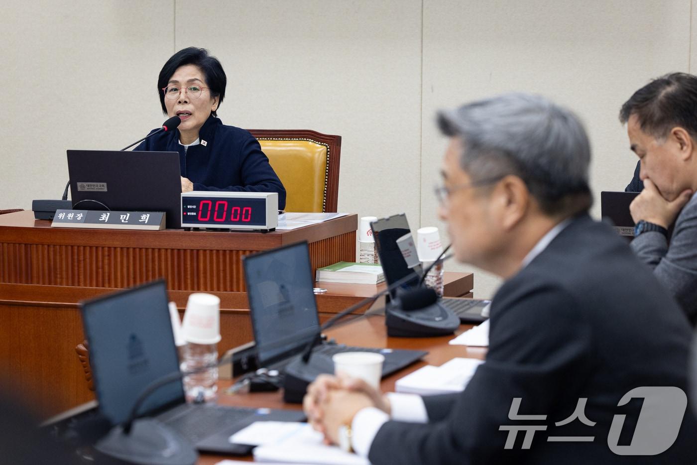 본문 이미지 - 최민희 국회 과학기술정보방송통신위원장 2026.3.11 ⓒ 뉴스1 유승관 기자