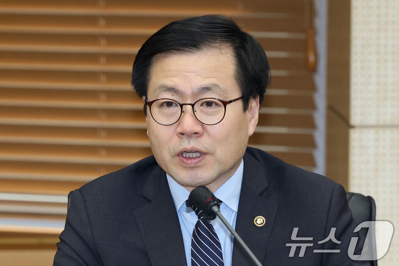 본문 이미지 - 여한구 산업통상부 통상교섭본부장이 11일 오후 서울 종로구 한국무역보험공사에서 열린 중동 수출기업 지원 간담회에서 발언하고 있다. 2026.3.11 ⓒ 뉴스1 이광호 기자