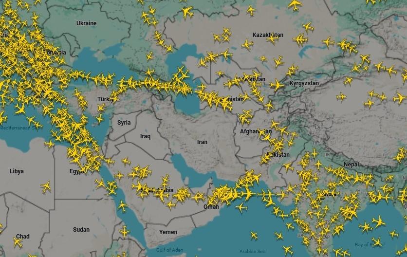 본문 이미지 - 플라이트레이더24의 중동 하늘길. 2026.03.11