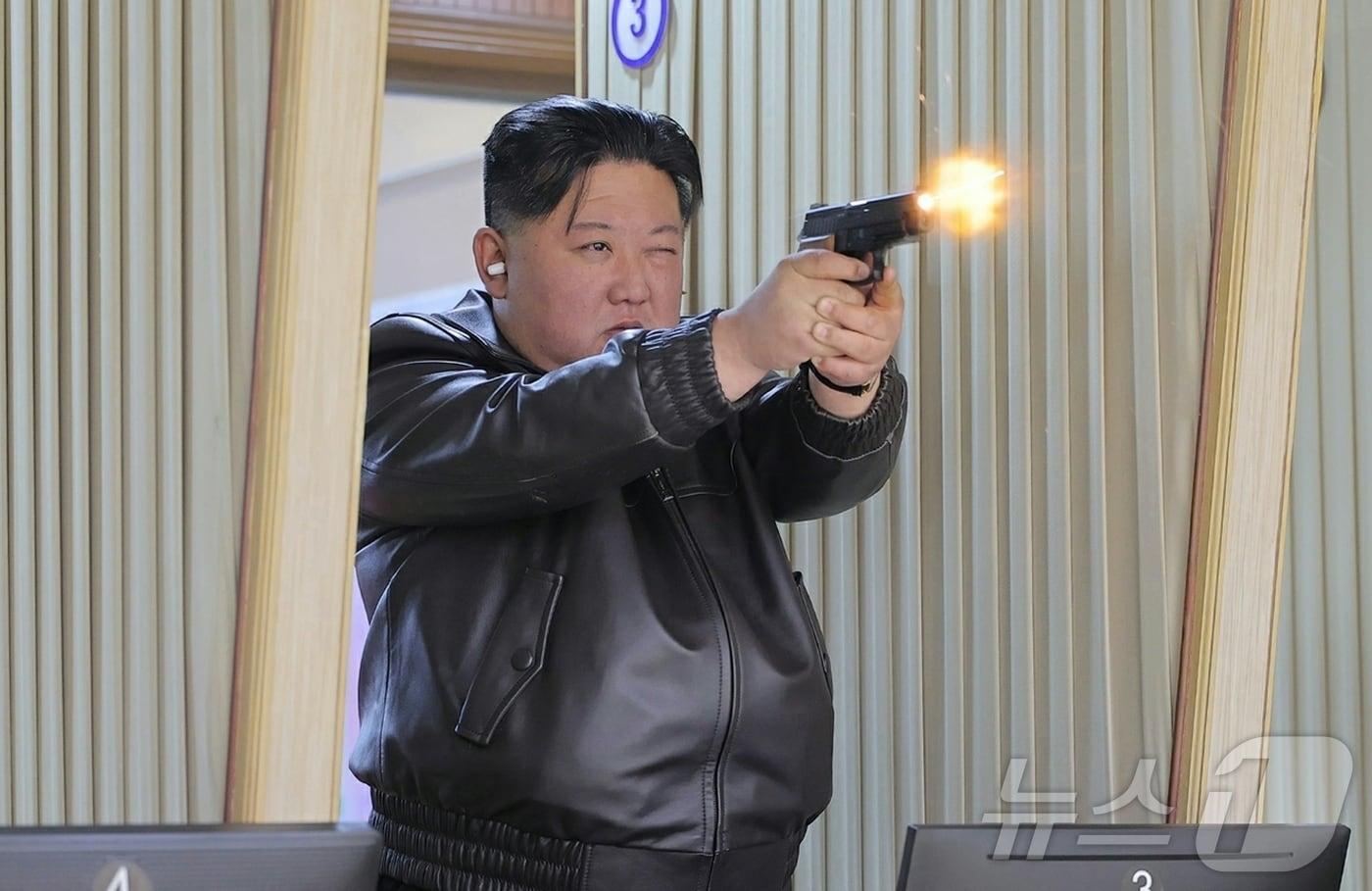 본문 이미지 - (평양 노동신문=뉴스1) = 김정은 북한 노동당 총비서. [국내에서만 사용가능. 재배포 금지. DB 금지. For Use Only in the Republic of Korea. Redistribution Prohibited] rodongphoto@news1.kr