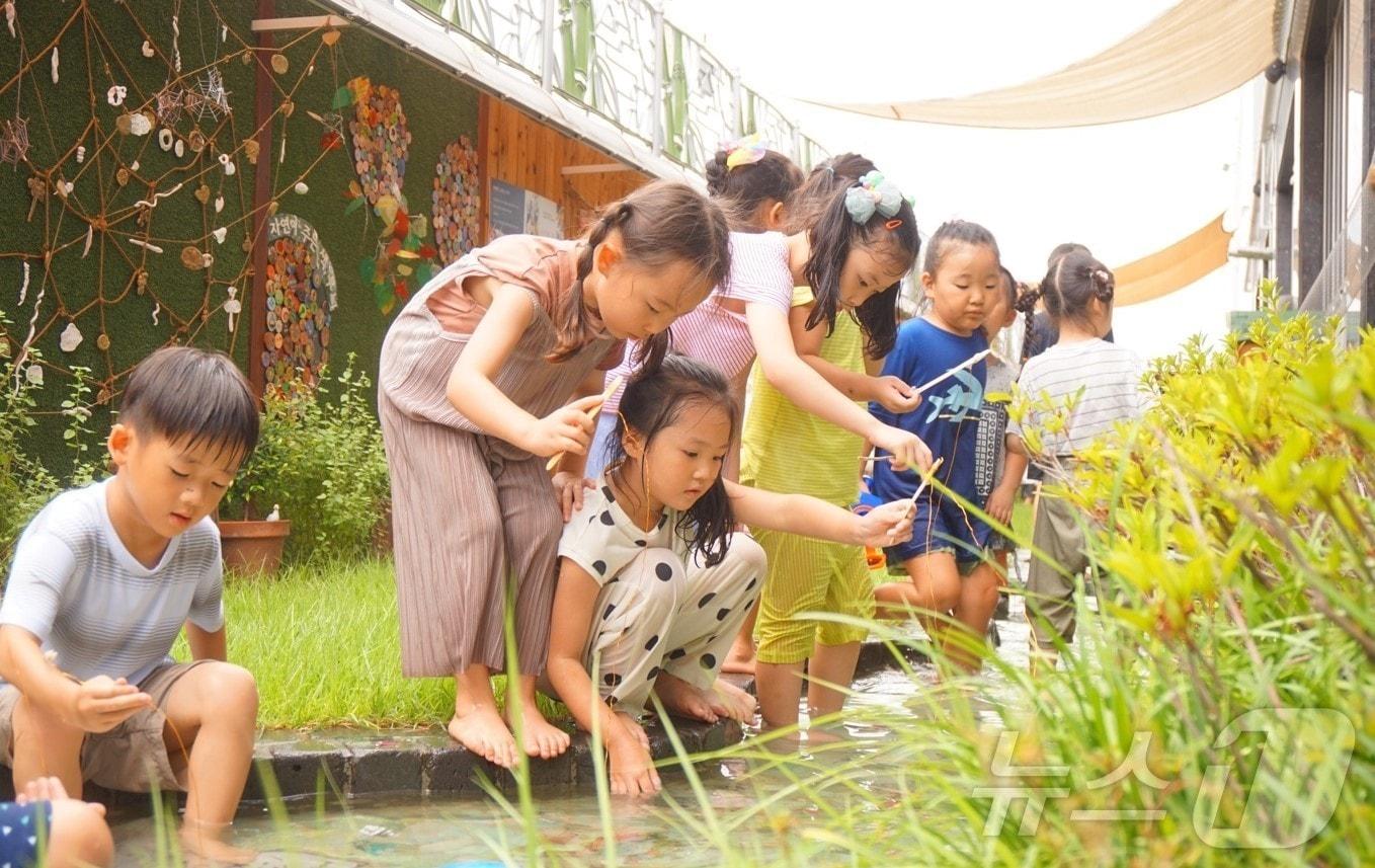 본문 이미지 - 경북도 교육청이 ‘유··초 이음교육’을 도내 모든 공·사립유치원으로 확대 운영한다.(경북도 제공. 재판매 및 DB금지) ⓒ 뉴스1 김대벽기자