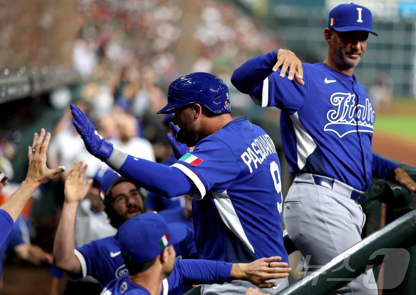 본문 이미지 - 이탈리아가 12일(한국시간) 열린 2026 WBC 1라운드 B조 최종전에서 멕시코를 꺾고 8강에 올랐다. ⓒ AFP=뉴스1