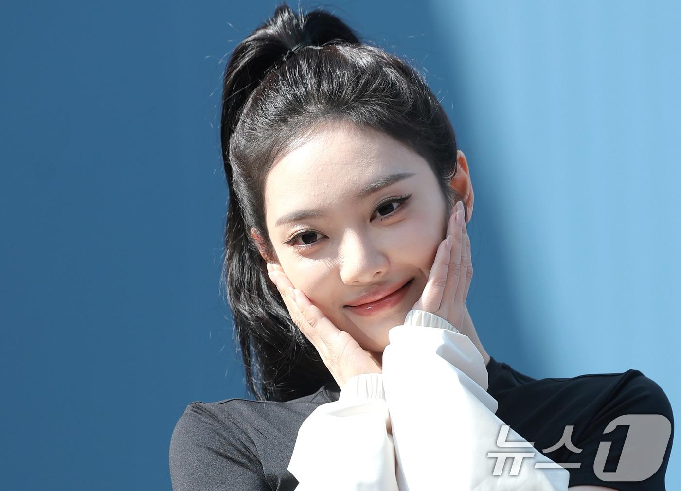 본문 이미지 - 에스파 닝닝이 햇살 미모를 뽐냈다. ⓒ 뉴스1 권현진 기자