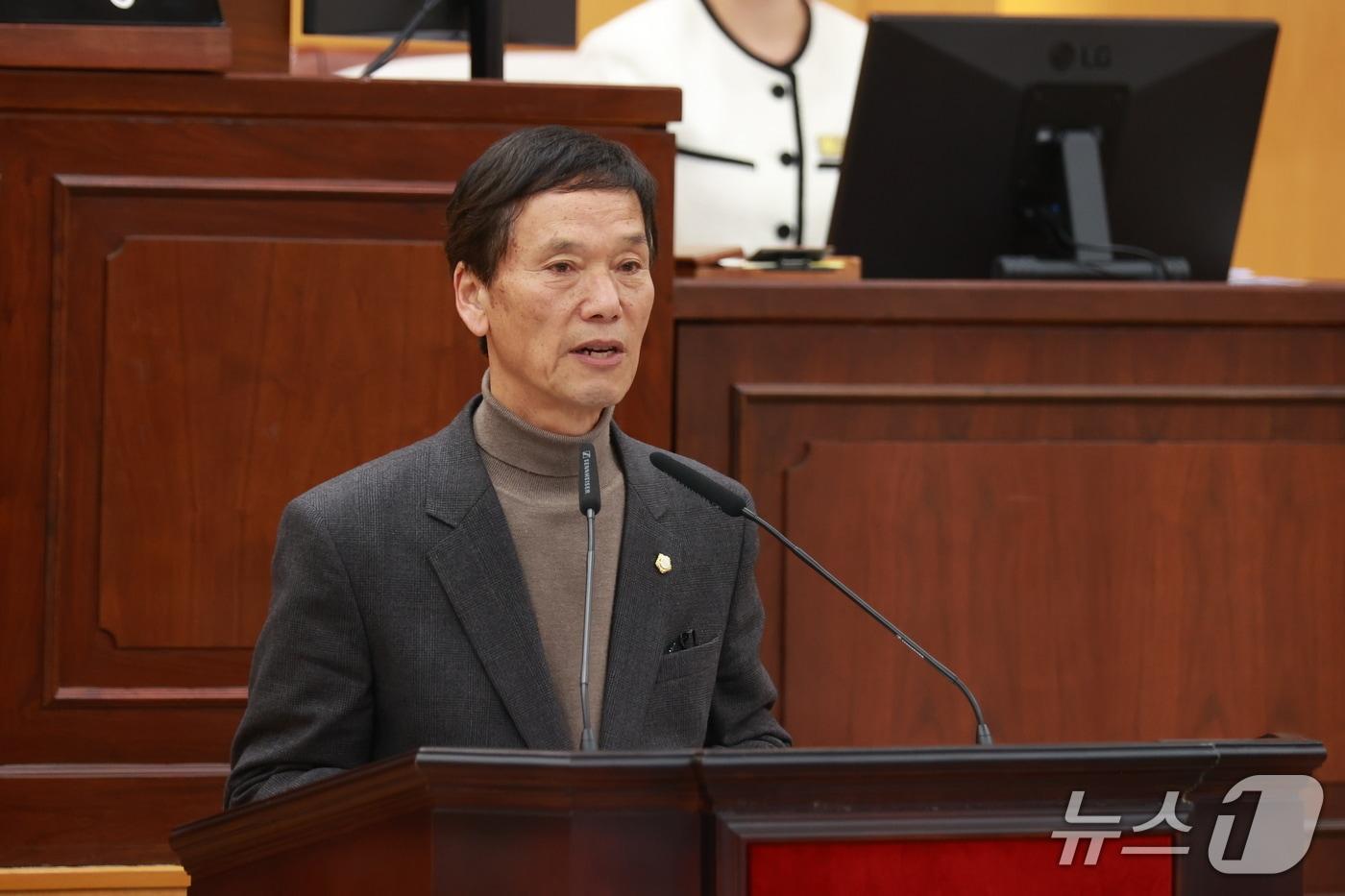 본문 이미지 - 홍성억 충주시의원.(충주시의회 제공. 재판매 및 DB금지)