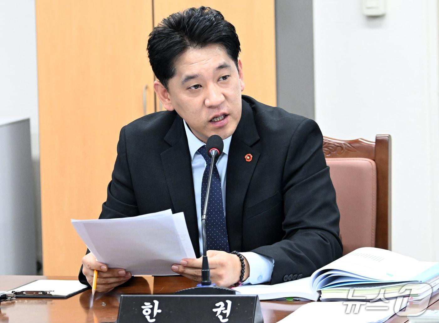 본문 이미지 - 한권 제주특별자치도의회 의원(더불어민주당, 제주시 일도1동·이도1동·건입동).(제주특별자치도의회 제공, 재판매 및 DB 금지)