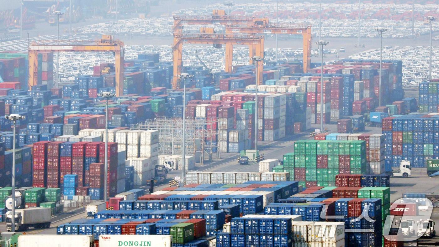 본문 이미지 - 경기 평택시 포승읍 평택항의 모습. ⓒ 뉴스1 김영운 기자