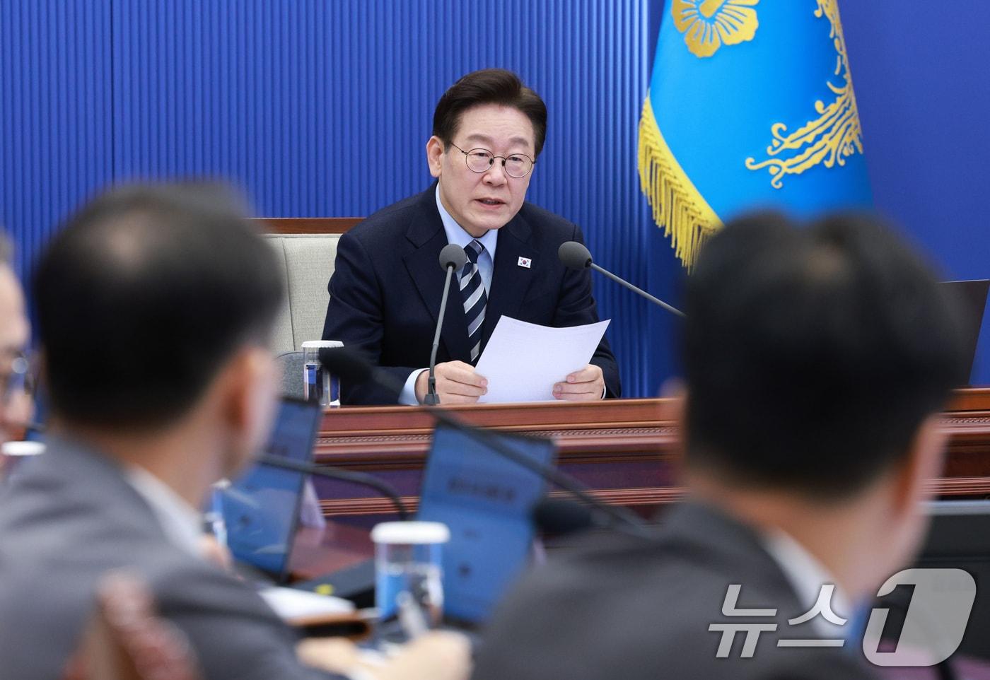 본문 이미지 - 이재명 대통령이 12일 청와대 여민관에서 열린 수석보좌관회의에서 발언하고 있다. (청와대통신사진기자단) 2026.3.12 ⓒ 뉴스1 허경 기자