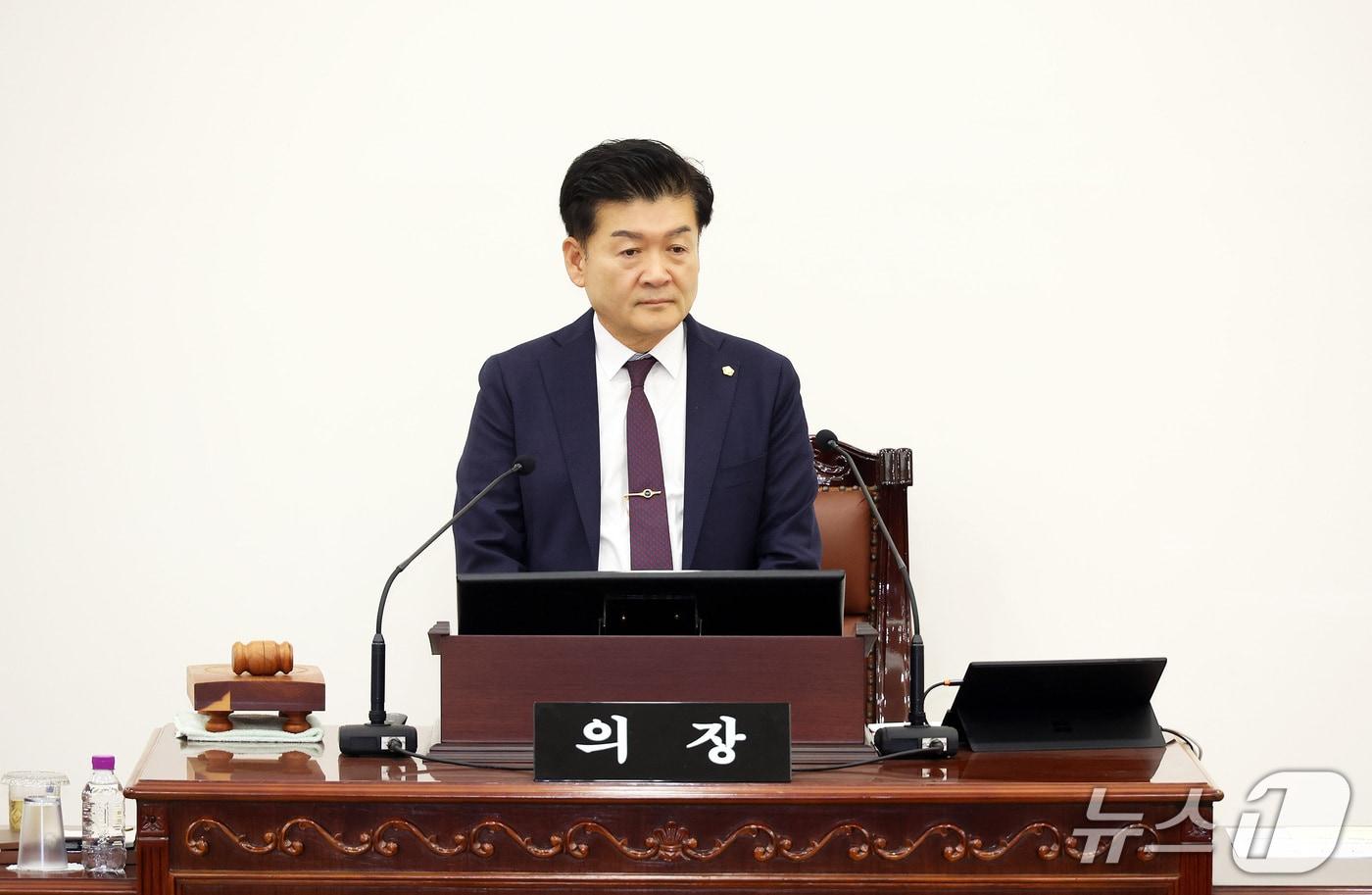 본문 이미지 - 김동수 유성구의회 의장이 개회사를 하고 있다.(유성구의회 제공. 재판매 및 DB금지)/뉴스1