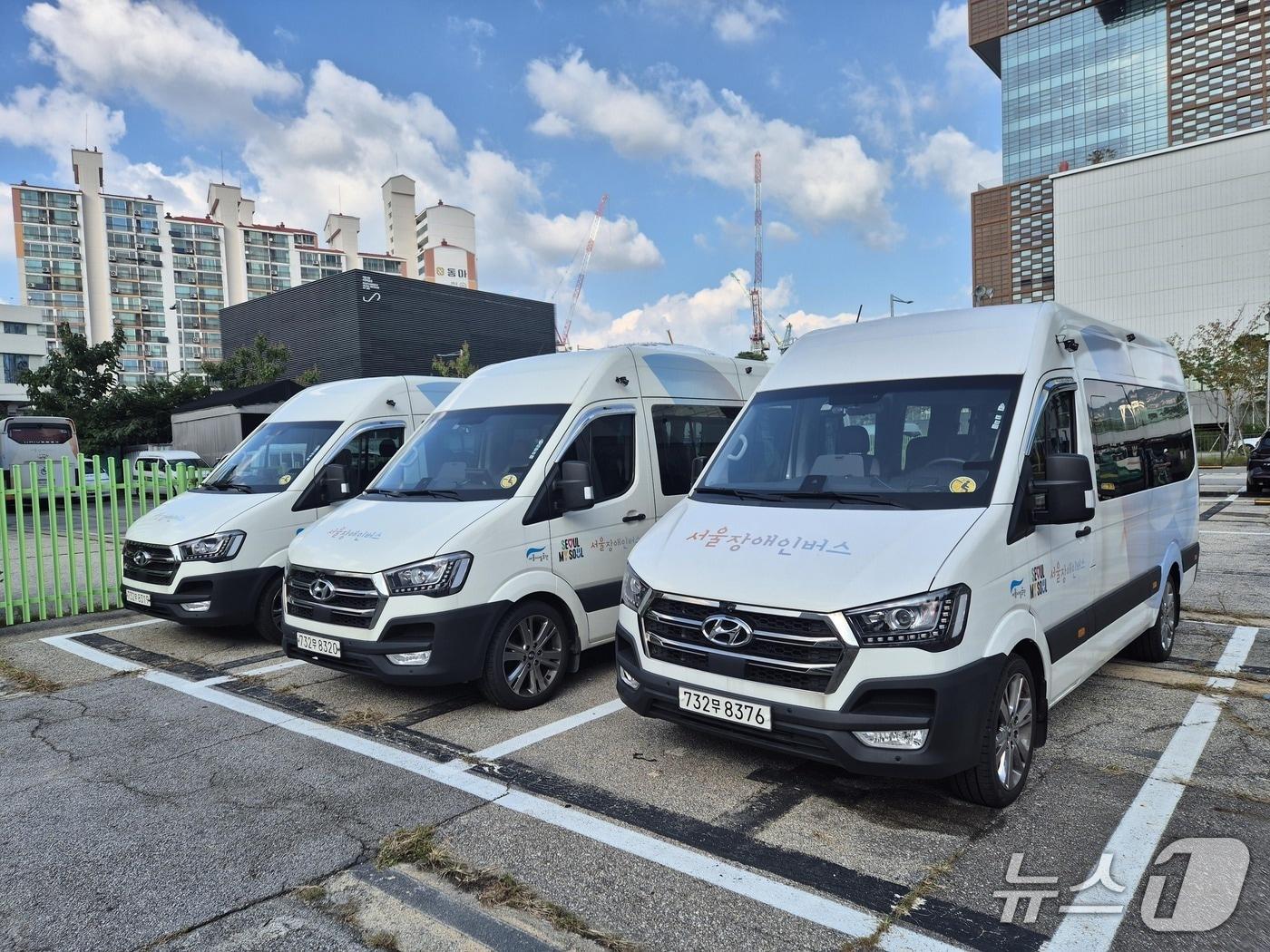 본문 이미지 - 나들이 동행버스 모습.(서울시 제공)