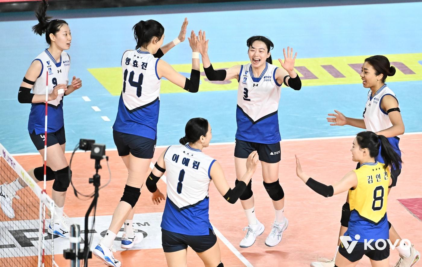 본문 이미지 - 현대건설이 2연패에서 탈출하며 정규리그 1위 경쟁을 이어갔다. (KOVO 제공)