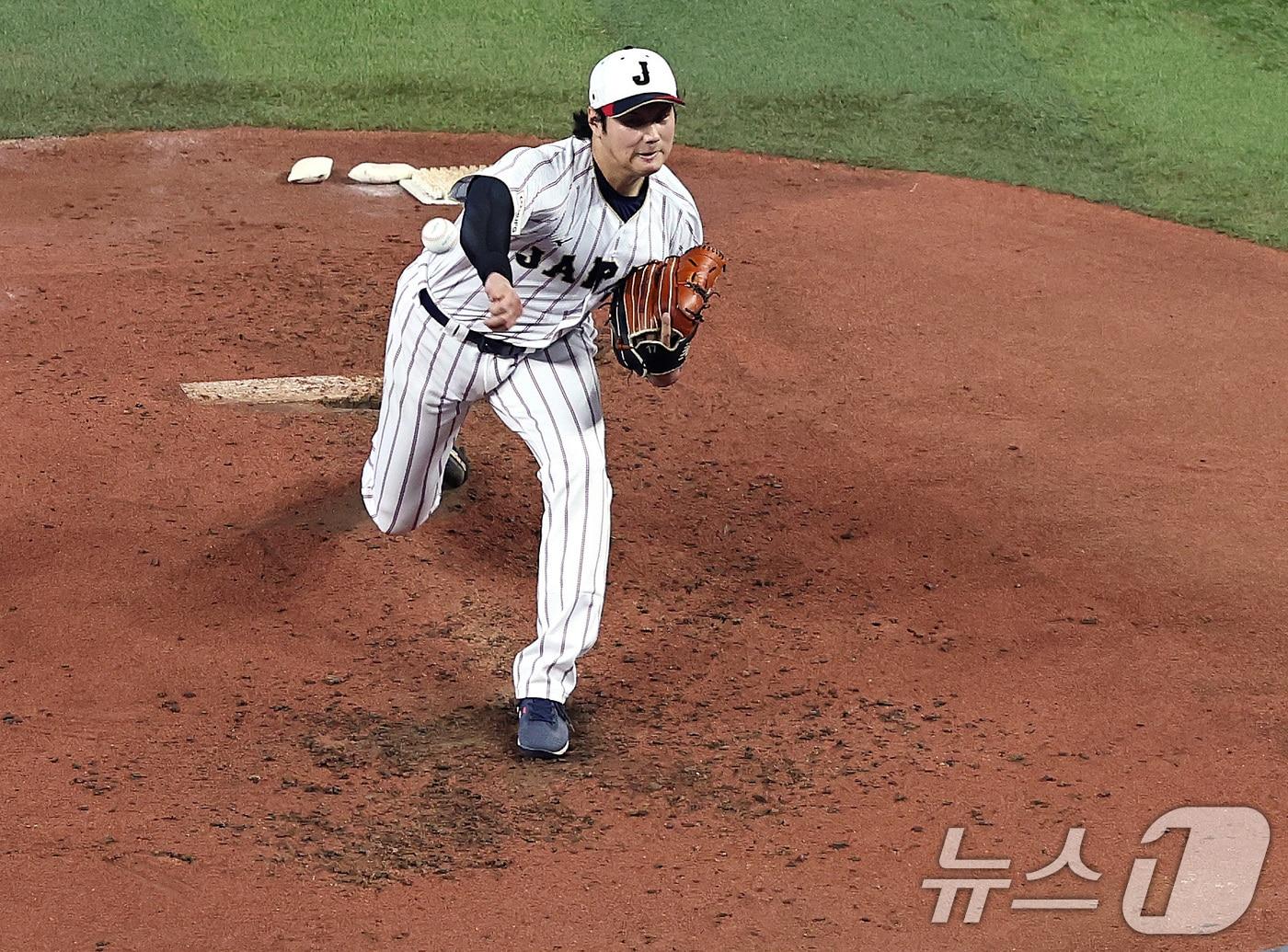 본문 이미지 - 일본 오타니 쇼헤이가 12일 오전(현지시간) 미국 플로리다주 마이애미 론디포파크에서 열린 2026월드베이스볼클래식 일본 공식훈련에서 라이브피칭을 하고 있다. 2026.3.13 ⓒ 뉴스1 구윤성 기자