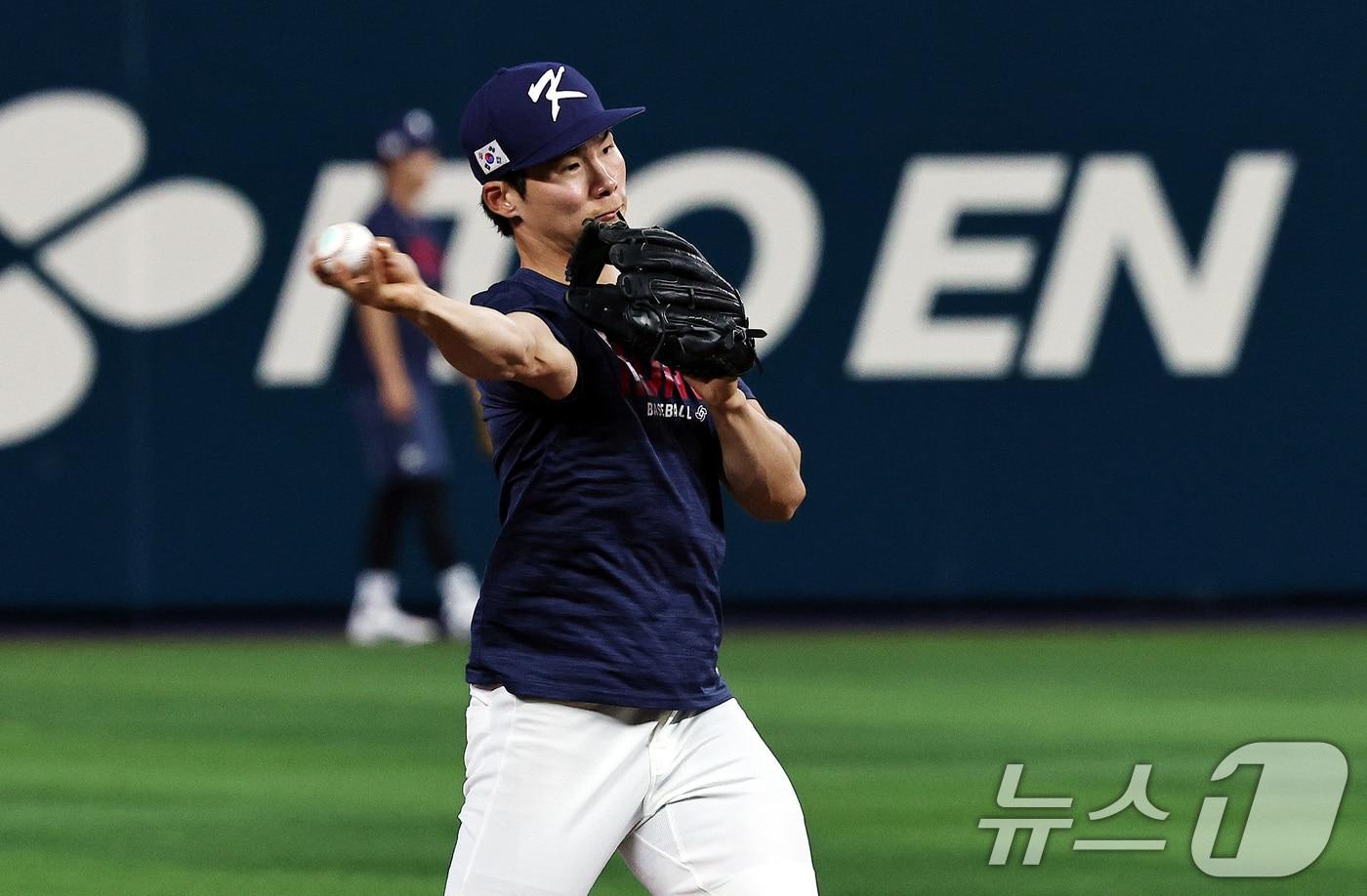 본문 이미지 - 대한민국 야구 대표팀 김혜성이 12일 오후(현지시간) 미국 플로리다주 마이애미 론디포파크에서 2026 월드베이스볼클래식(WBC) 도미니카공화국과의 8강전을 하루 앞두고 공식훈련을 하고 있다. 2026.3.13 ⓒ 뉴스1 구윤성 기자