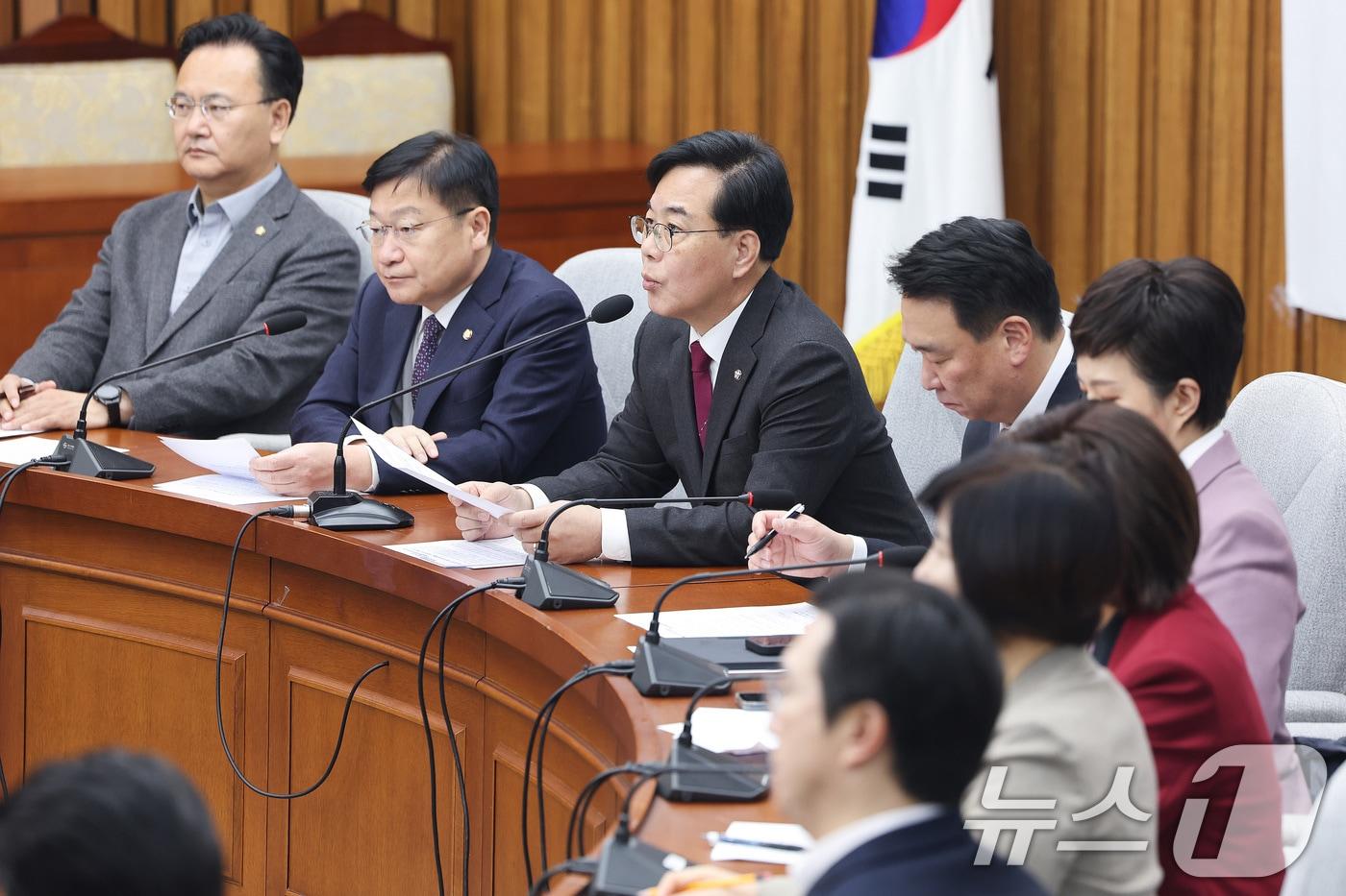 본문 이미지 - 송언석 국민의힘 원내대표가 13일 서울 여의도 국회에서 열린 원내대책회의에서 발언하고 있다. (사진은 기사 내용과 무관함) 2026.3.13 ⓒ 뉴스1 신웅수 기자