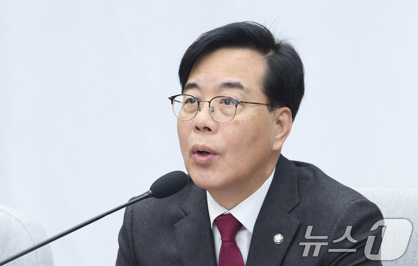 본문 이미지 - 송언석 국민의힘 원내대표가 13일 서울 여의도 국회에서 열린 원내대책회의에서 발언하고 있다. 2026.3.13 ⓒ 뉴스1 신웅수 기자