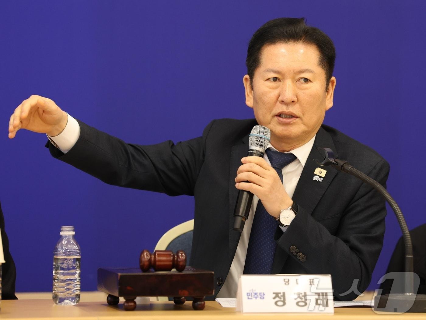 본문 이미지 - 정청래 더불어민주당 대표가 13일 전북 순창군 발효미생물산업진흥원에서 열린 현장 최고위원회에서 발언을 하고 있다. 2026.3.13 ⓒ 뉴스1 유경석 기자