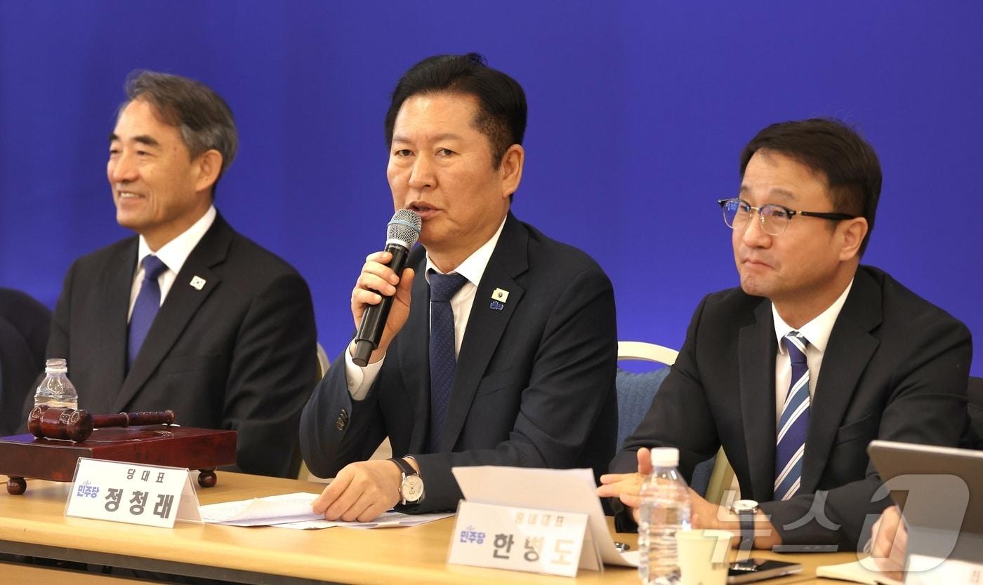 본문 이미지 - 정청래 더불어민주당 대표가 13일 전북 순창군 발효미생물산업진흥원에서 열린 현장 최고위원회의에서 발언을 하고 있다. 2026.3.13 ⓒ 뉴스1 유경석 기자