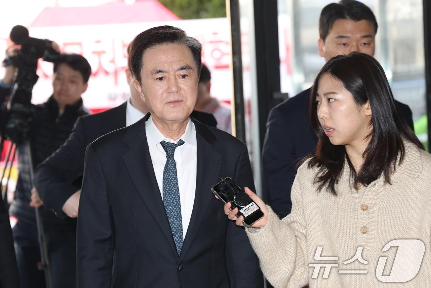 본문 이미지 - 6·3 지방선거 충남도지사에 도전하는 김태흠 충남도지사가 지난 3월 13일 서울 여의도 국민의힘 중앙당사에서 열린 광역단체장 후보 면접에 참석하고 있다. 2026.3.13 ⓒ 뉴스1 이승배 기자