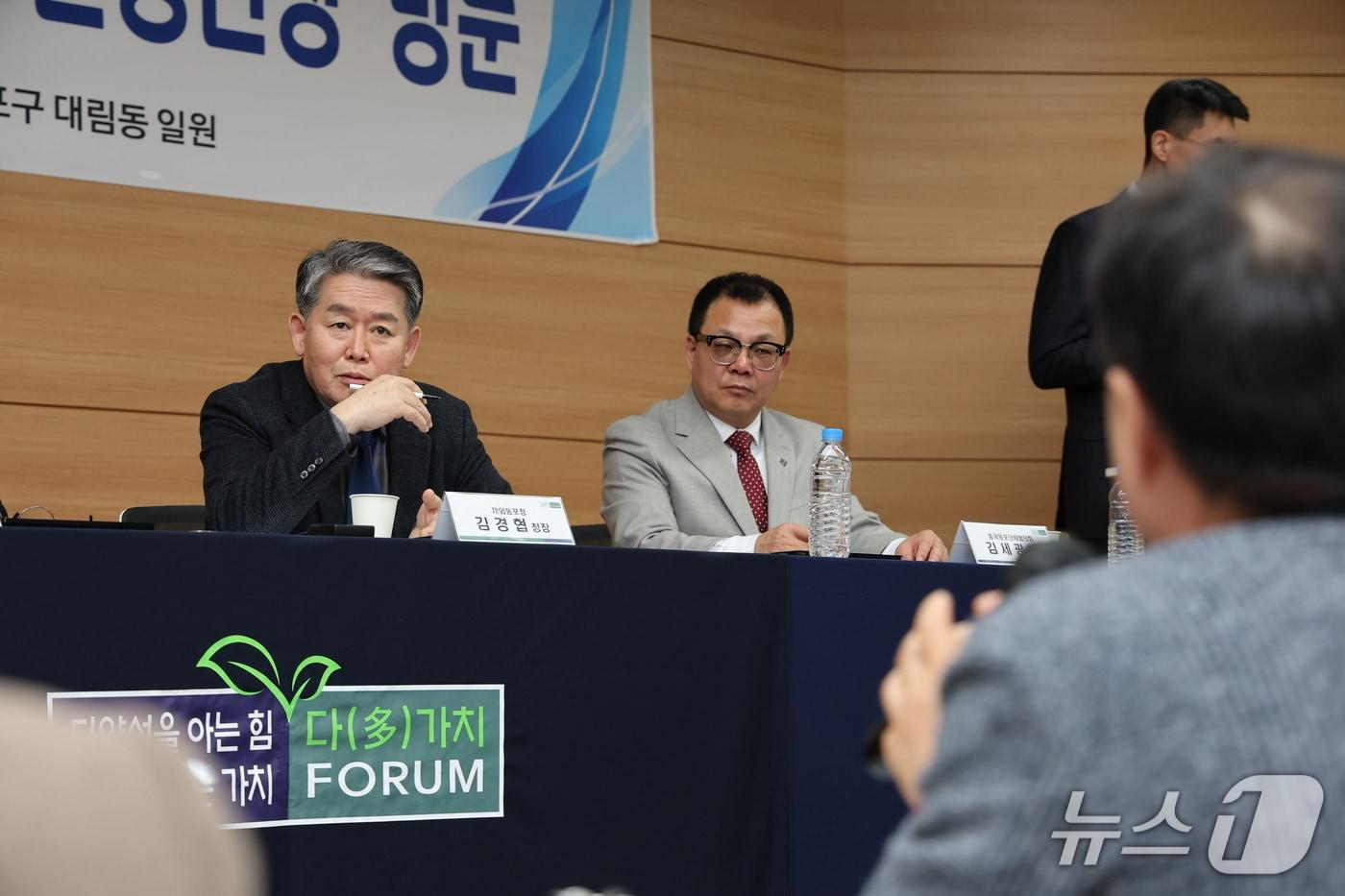 본문 이미지 -  재외동포청 김경협 청장이 13일 서울 영등포구 대림동에서 열린 중국동포 간담회에 참석했다. 2026.03.13. (외교부 제공)