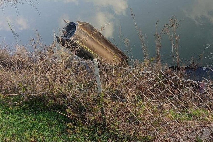 본문 이미지 - 이란 미사일을 요격한 나토 방공 시스템의 잔해가 튀르키예 남부에 떨어져 있다. 2026.03.04 ⓒ 로이터=뉴스1