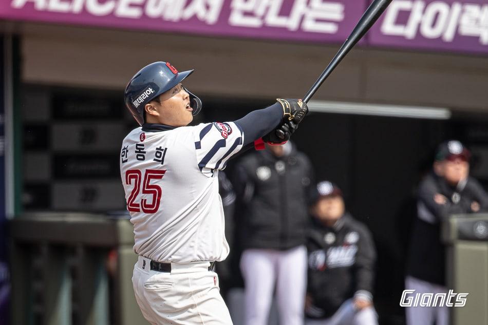 본문 이미지 - 롯데 자이언츠 내야수 한동희. (롯데 자이언츠 제공)