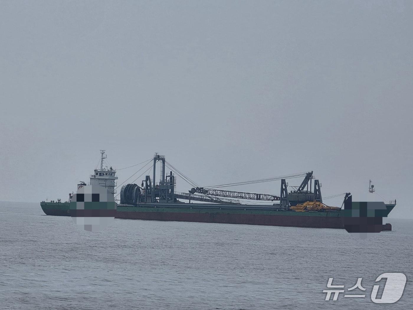 본문 이미지 - 사고가 발생한 선박.(부안해경 제공. 재판매 및 DB 금지)