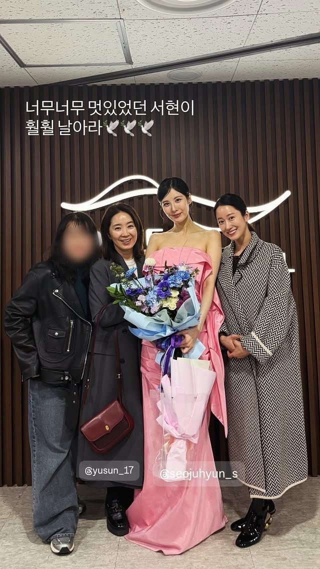 본문 이미지 - 윤유선, 서현, 전혜빈(전혜빈 SNS)