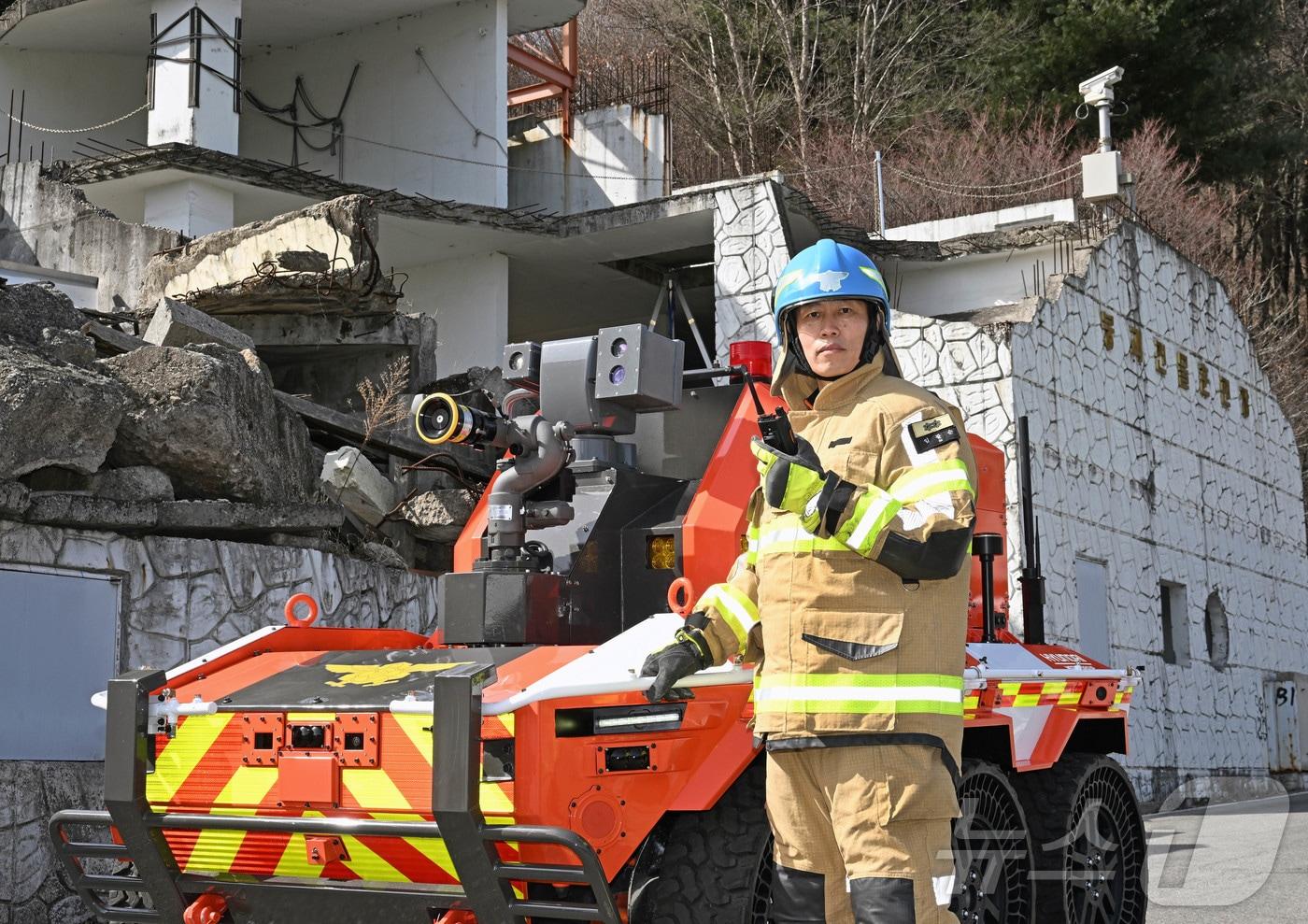 본문 이미지 - 현대자동차그룹이 소방청과 함께 개발한 무인소방로봇 기술을 소개하는 영상 ‘A Safer Way Home’이 공개 12일 만에 3천만 뷰를 돌파했다고 15일 밝혔다. 사진은 무인소방로봇을 운용하고 있는 중앙 119 구조본부. (현대차그룹 제공.재판매 및 DB 금지) 2026.3.15 ⓒ 뉴스1